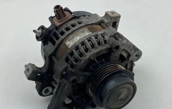 Toyota Yaris Generator/alternator 270600Y130 1042113021
