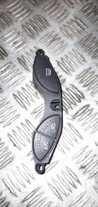 Ford Focus Windscreen/window heater switch 98AG19A945BG