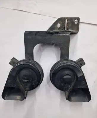 Audi A6 S6 C6 4F Horn signal 70388116