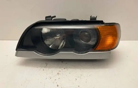BMW X5 E53 Headlight/headlamp 8379901 1EL222963-01