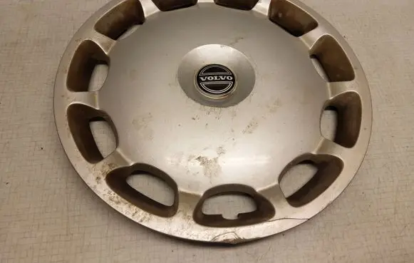 Volvo S70 V70 V70 XC R16 wheel hub/cap/trim 30714561