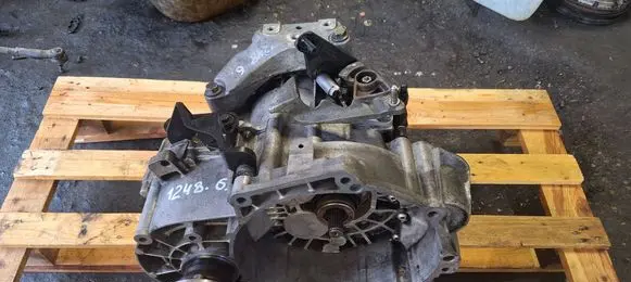 Volkswagen PASSAT B6 Manual 6 speed gearbox 