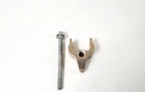 Mini Cooper Countryman R60 Fuel Injector clamp holder 7809798