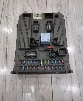 Citroen C5 Aircross Comfort/convenience module 9643805380