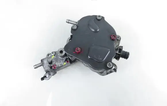 Volkswagen PASSAT B6 Vacuum pump 038145209H