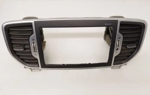 KIA Sportage Radio/GPS head unit trim 84740F14200 U14496B