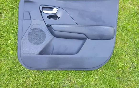 KIA Niro Front door card panel trim 82322G5000