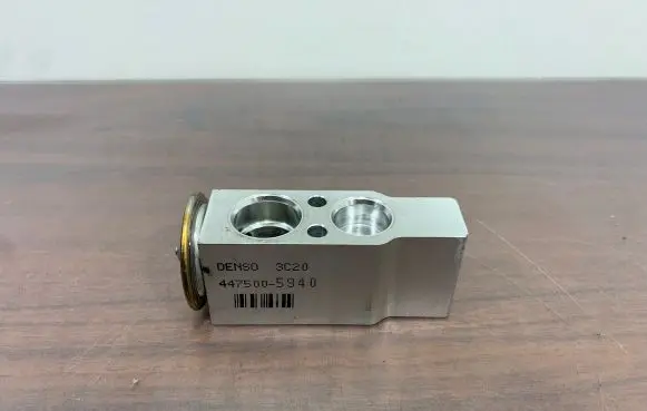 Toyota RAV 4 (XA50) Air conditioning (A/C) expansion valve 4475005940