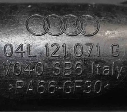 Audi A4 S4 B9 8W Engine coolant pipe/hose 04L121071G