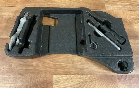 Volkswagen Touareg II Tool box 7P0012112