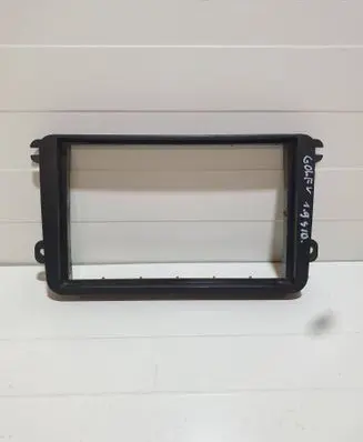 Volkswagen Golf V Radio/GPS head unit trim 