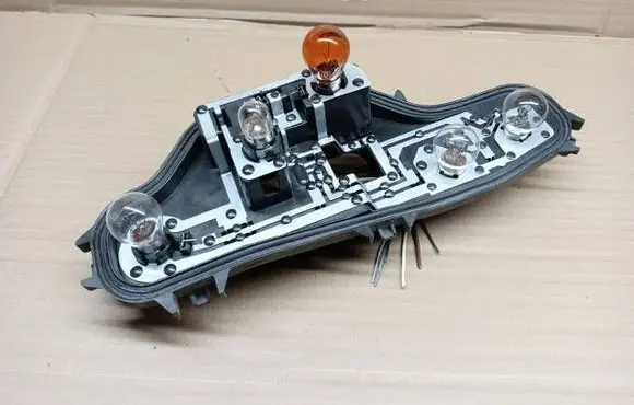 Seat Mii Tail light bulb cover holder 1SL945258