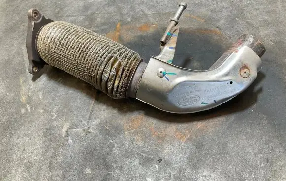 Land Rover Evoque II Muffler pipe connector clamp 18325E212AD