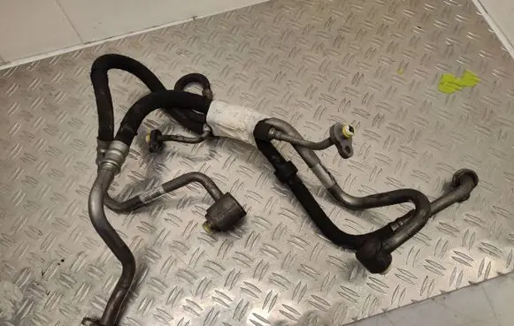 Volvo V60 Air conditioning (A/C) pipe/hose 31390510