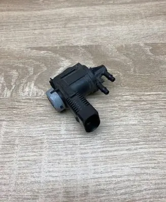 Audi A4 S4 B7 8E 8H Turbo solenoid valve 1K0906283A