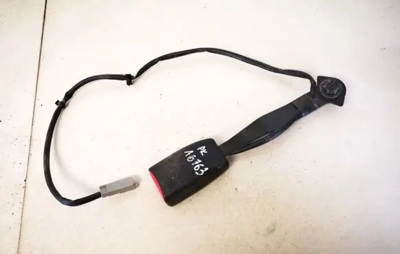 Mazda 5 Front seatbelt buckle 