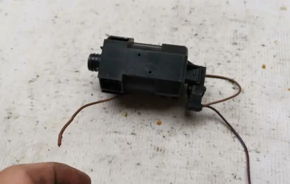 Mercedes-Benz S W126 Interior temperature sensor A0008306108 0008306108