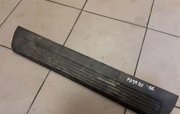 Mitsubishi Pajero Front sill trim cover 9412042MR