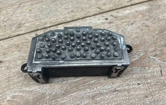 Audi A4 S4 B8 8K Heater blower motor/fan resistor 8K0820521B