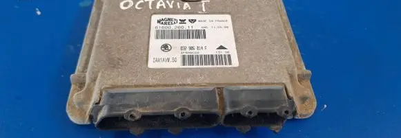 Skoda Octavia Mk1 (1U) Engine control unit/module 032906014F