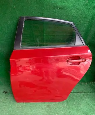 Toyota Prius (XW30) Rear door 