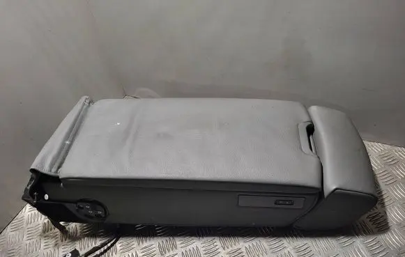 BMW 7 E65 E66 Rear seat armrest 