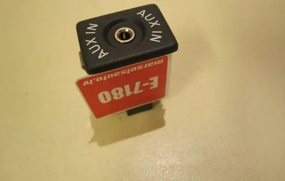 Volkswagen Jetta VI AUX in-socket connector 5M0035724