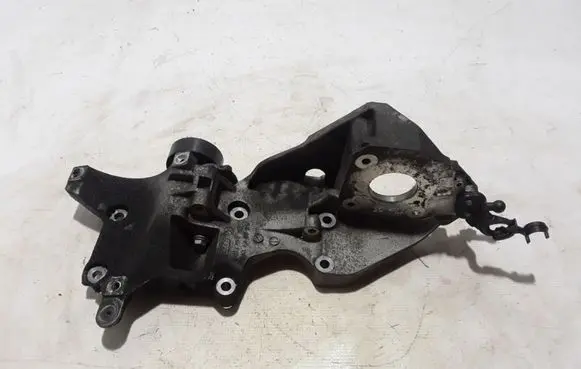 Volkswagen Tiguan Generator/alternator bracket 03L903139