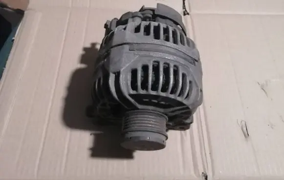 Volkswagen PASSAT B5.5 Generator/alternator BR14M0W14 0124515083 028903031