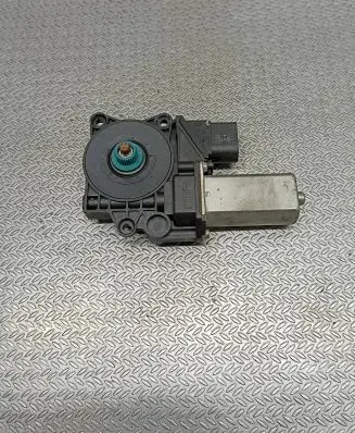 BMW 1 E81 E87 Rear door window regulator motor 71001603 3F4102B 1060079