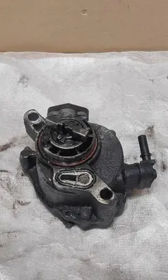 Peugeot 308 Vacuum pump 9804021880