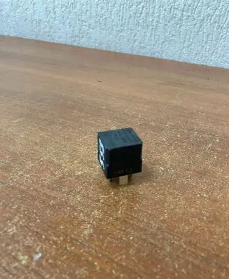 Mercedes-Benz E C207 W207 Other relay 4RA007791-00 558