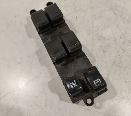 Nissan X-Trail T30 Electric window control switch