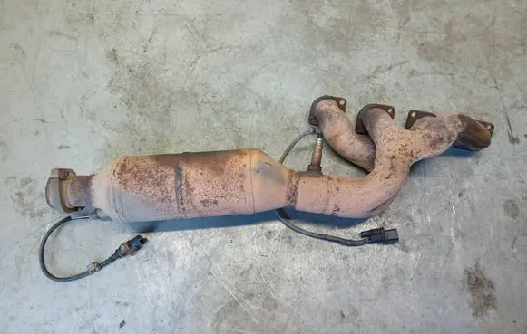 BMW 7 E65 E66 Exhaust manifold