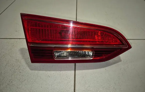Hyundai Santa Fe Tailgate rear/tail lights 924052W030