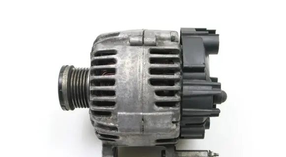 Volkswagen Golf V Generator/alternator 03C903023G