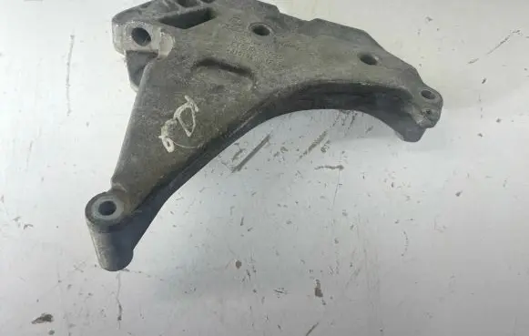 Volkswagen PASSAT CC Engine mounting bracket 03L199207 KTS103V120 A1S19003