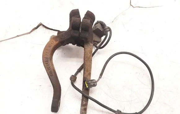 Lancia Thesis Lower shock absorber bracket 60679446 60679631 60667129