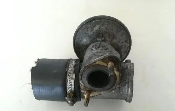 Ford Mondeo Mk III EGR valve 2s7q9d475bb