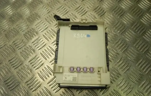 Lexus RX 330 - 350 - 400H Fuse box set 8273048Z50 K864