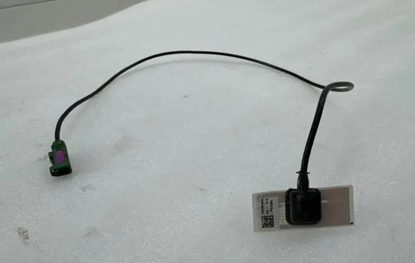 Tesla Model S Bluetooth antenna 106239300B