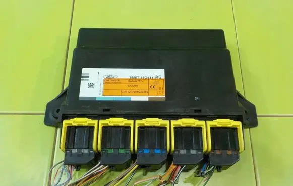 Ford Kuga I Central body control module 8M5T19G481AG