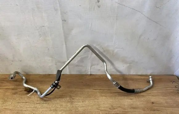 Renault Megane E-Tech Air conditioning (A/C) pipe/hose 924425MZ4A