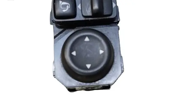 Nissan X-Trail T32 Wing mirror switch 15317SD