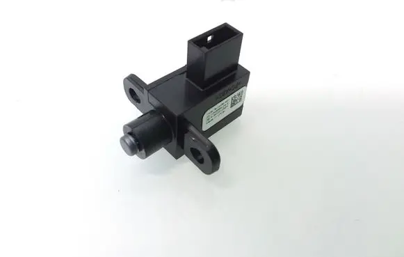 Tesla Model 3 Interior temperature sensor 104566404E