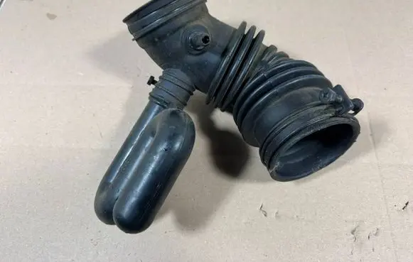 KIA Sportage Air intake hose/pipe 281392E000