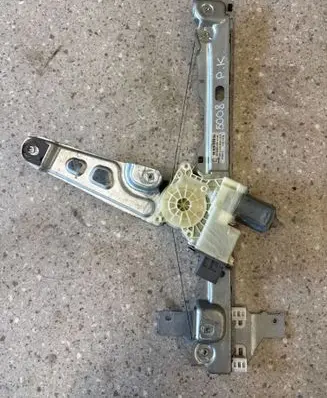 Peugeot 5008 Front door window regulator with motor 9682808980 914388101