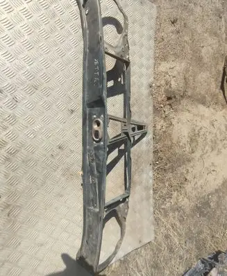 Volkswagen Jetta II Top upper radiator support slam panel