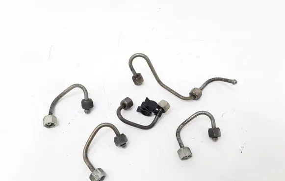 Volvo S40, V40 Fuel injector supply line/pipe 