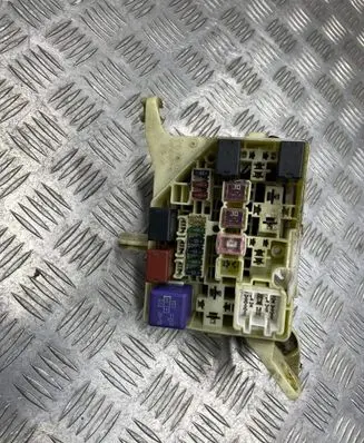 Toyota Yaris Fuse module PPT20 SMU04